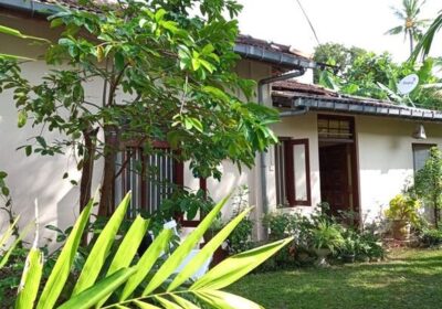 A Valuable 12 Perches Land with Old House For Sale in Narahenpita.