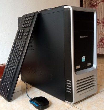 USED INTEL PENTIUM DUAL-CORE DESKTOP WITH KEYBOARD & MOUSE