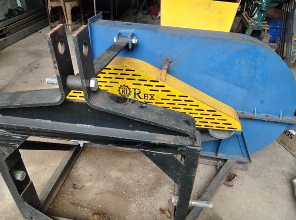 Farm waste shedder