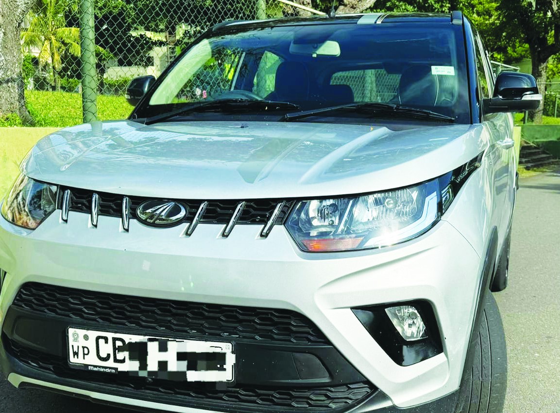 Mahendra Kuv100