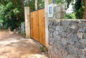 House for Sale in Ja ela(Infront of Attanagalla oya -Very Rare place with awesome view)-ideal for c
