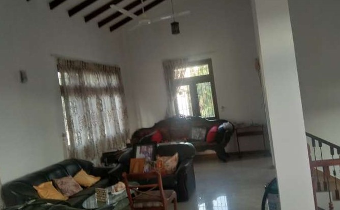 2016 Solidly Built Upstairs House At Kahanthota, Malabe