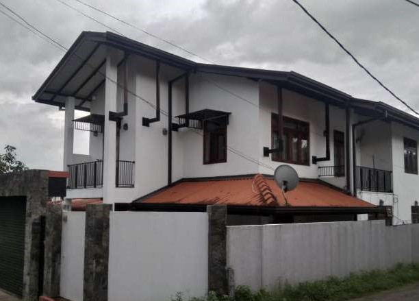 2016 Solidly Built Upstairs House At Kahanthota, Malabe
