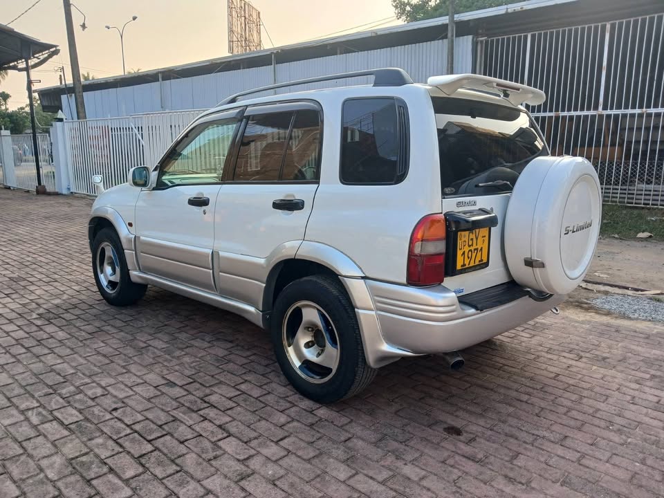 Suzuki Escudo 1999