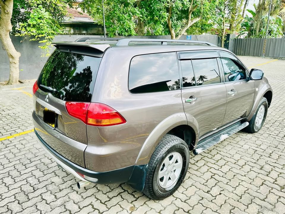 Montero sport 2011