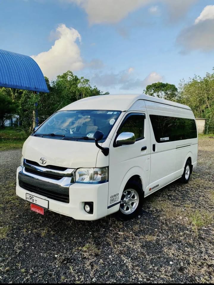 Toyota KDH 221 2015