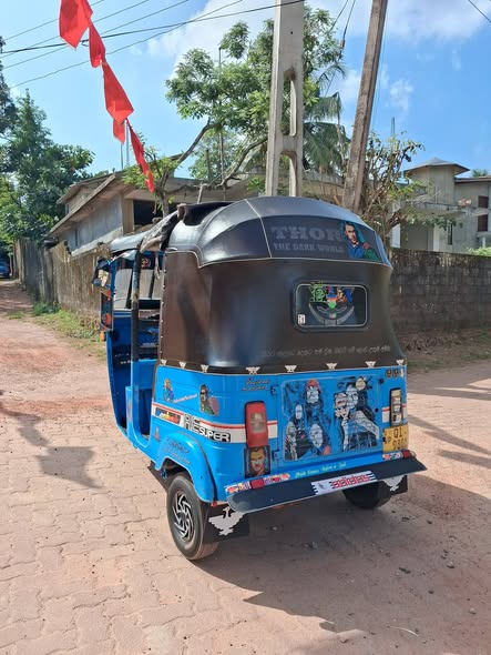 Bajaj re 2 Strock 2004