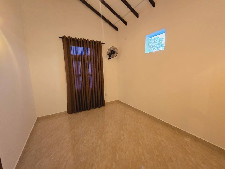 පදින්ච්‍ නොවුණු අලුත්ම නිවස විකිණීමට මීගමුව තිබිරිගස්කටුව, කදිරාන.