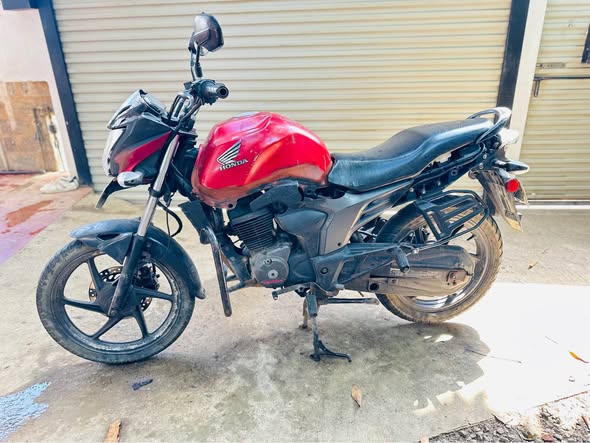 Honda CB Trigger 2015
