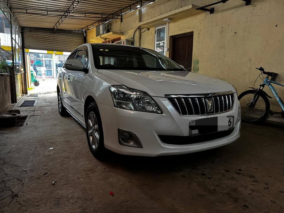 Toyota Premio 2013