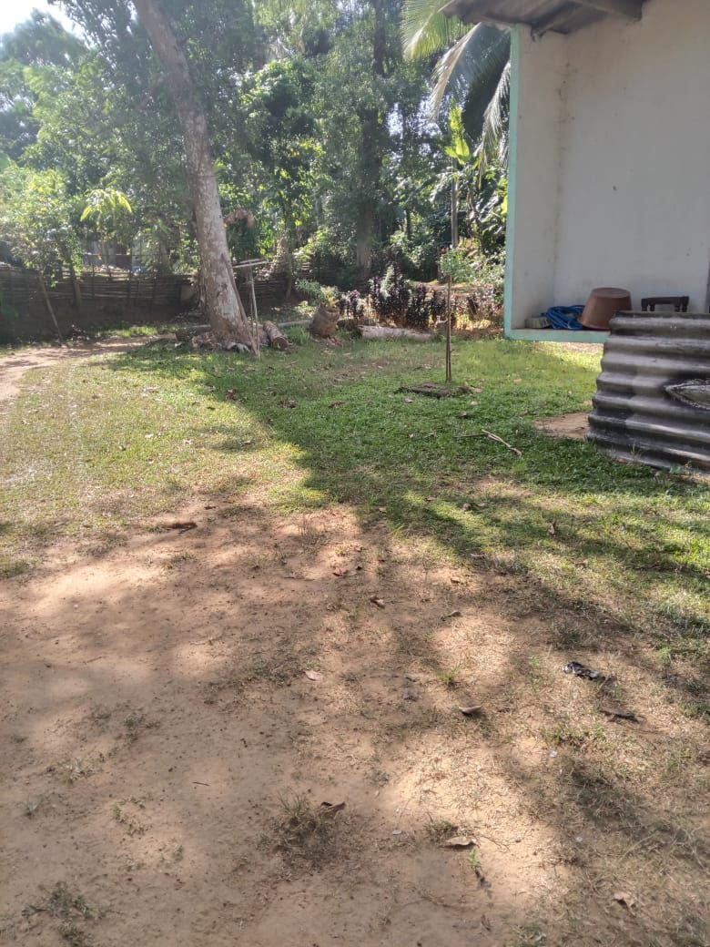 LAND WITH HOUSE FOR SALE IN VEYANGODA..