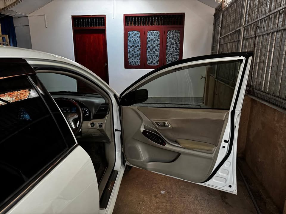Toyota Premio 2013