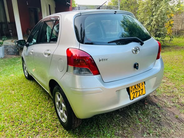 Toyota Vitz 2011