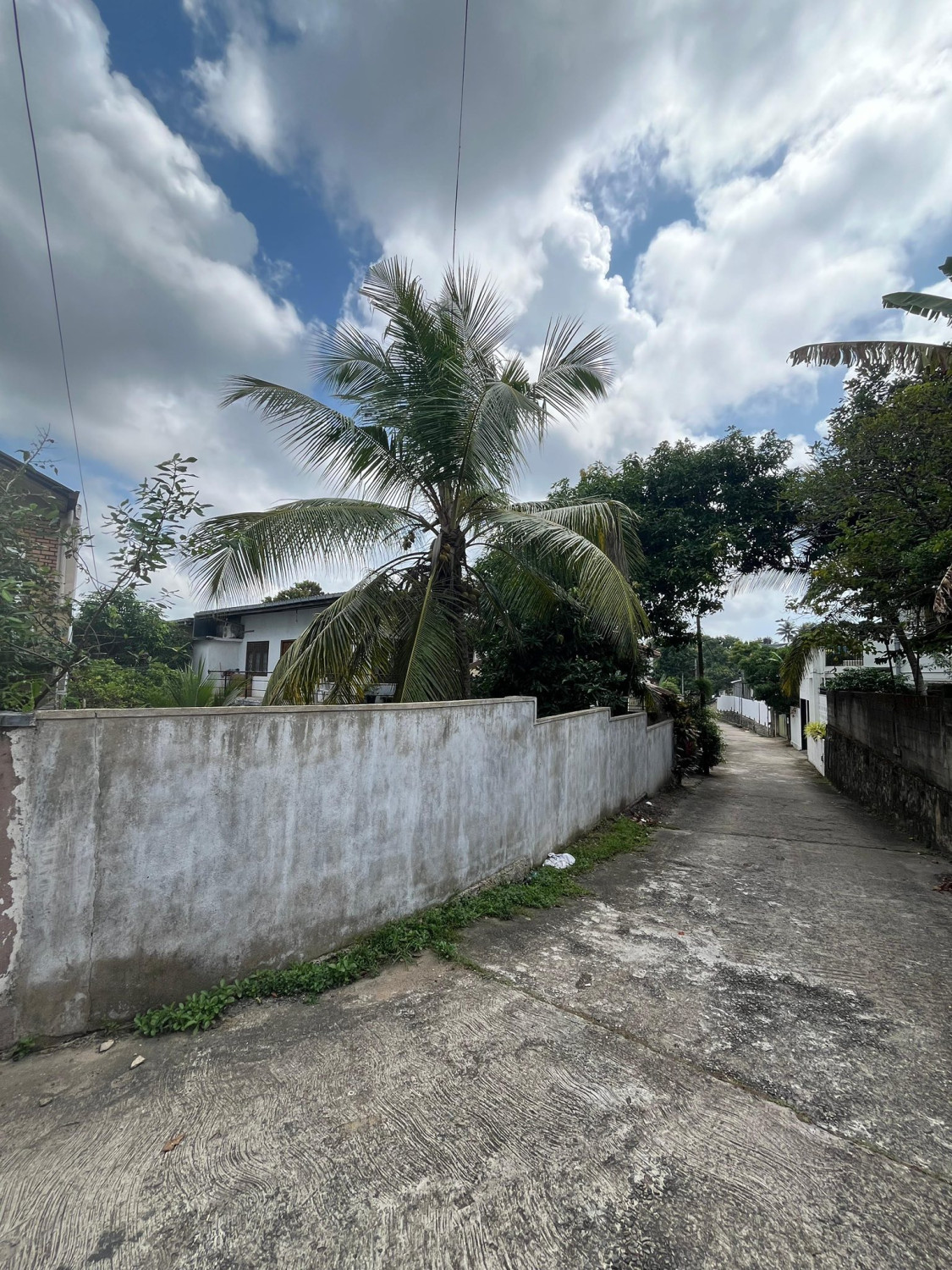LAND WITH HOUSE FOR SALE IN BEDDAGANA, PITAKOTTE