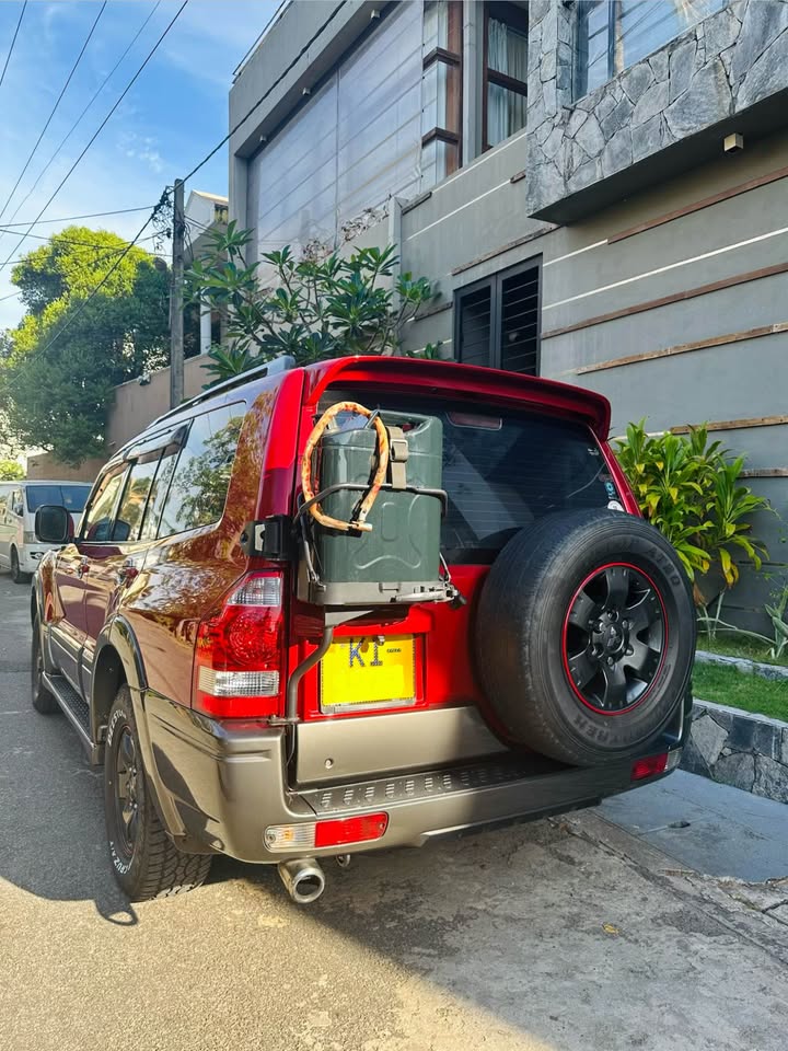 Mitsubishi Montero 2007