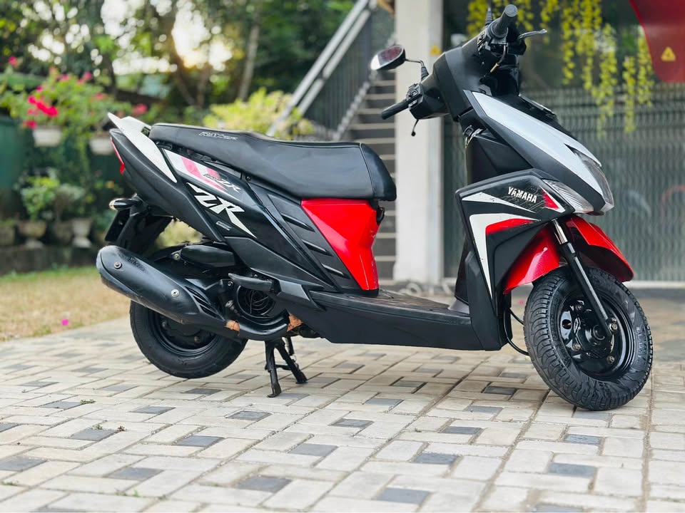 Yamaha RAY ZR 2016