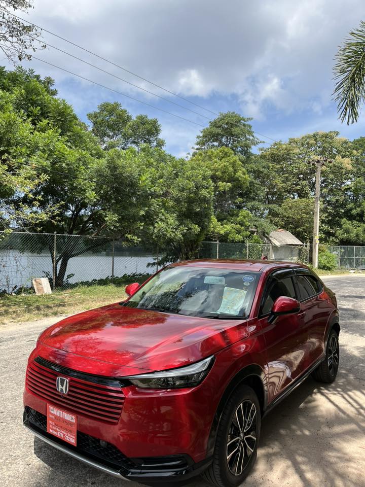 Honda Vezel Z premium 2025