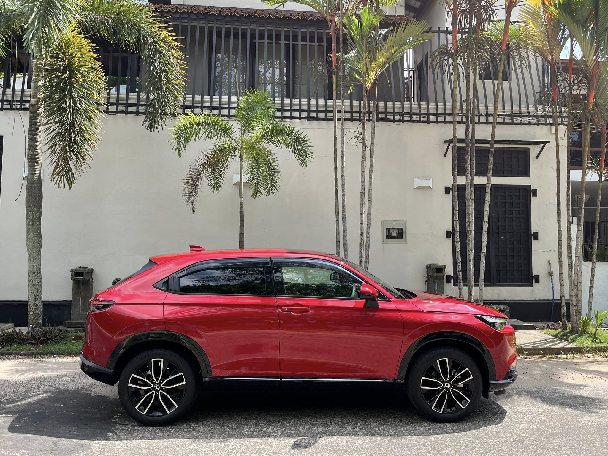 Honda Vezel Z premium 2025