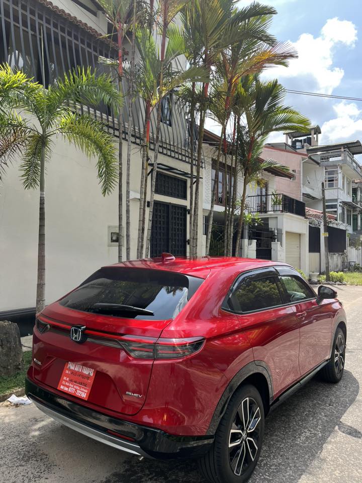 Honda Vezel Z premium 2025