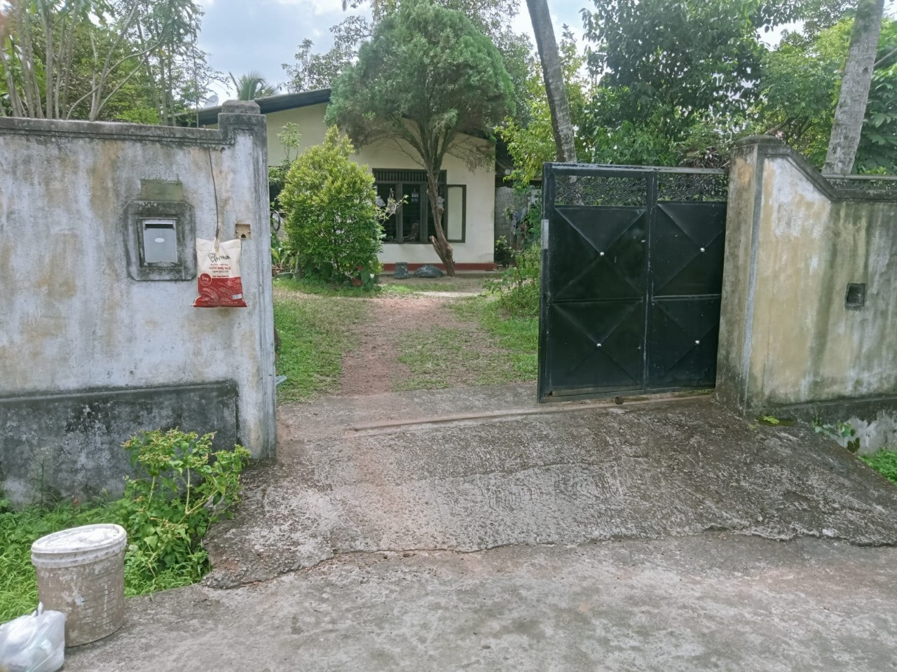 6-PERCH LAND FOR SALE IN HOKANDARA