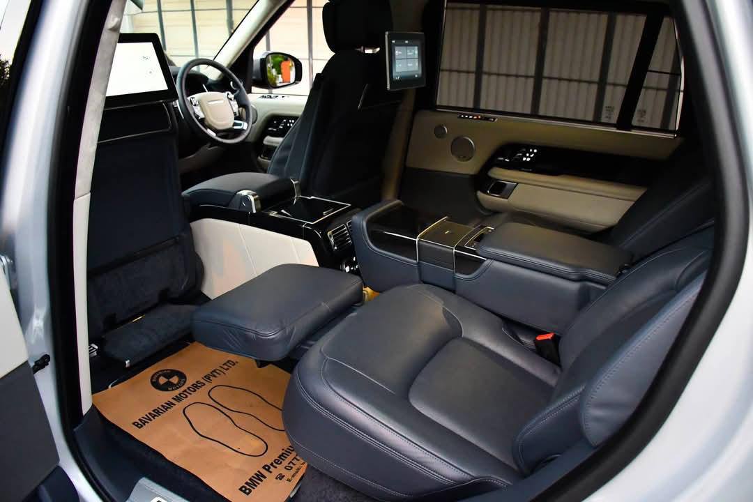 Land Rover P400e Long Wheel Base 2018