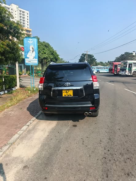 Toyota Land Cruiser Prado TX 2011