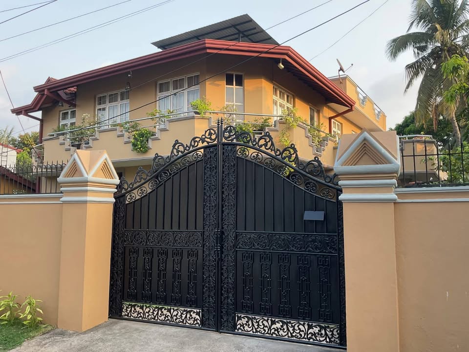 Luxury House for Sale in Wattala.