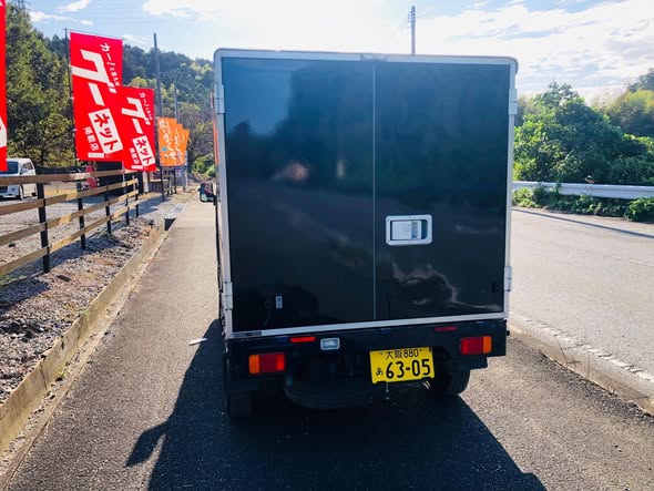 Suzuki Ebony Frezeer Truck 2023