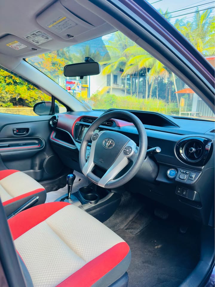 Toyota Aqua urban 2015