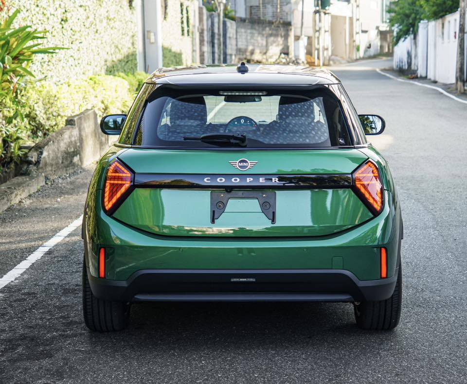 BMW MINI COOPER 2024