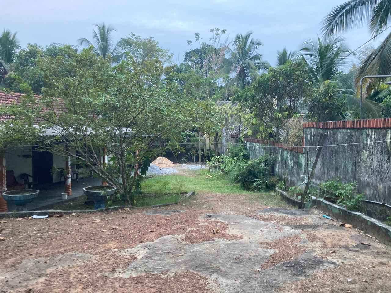 Land for sale in Yakkala