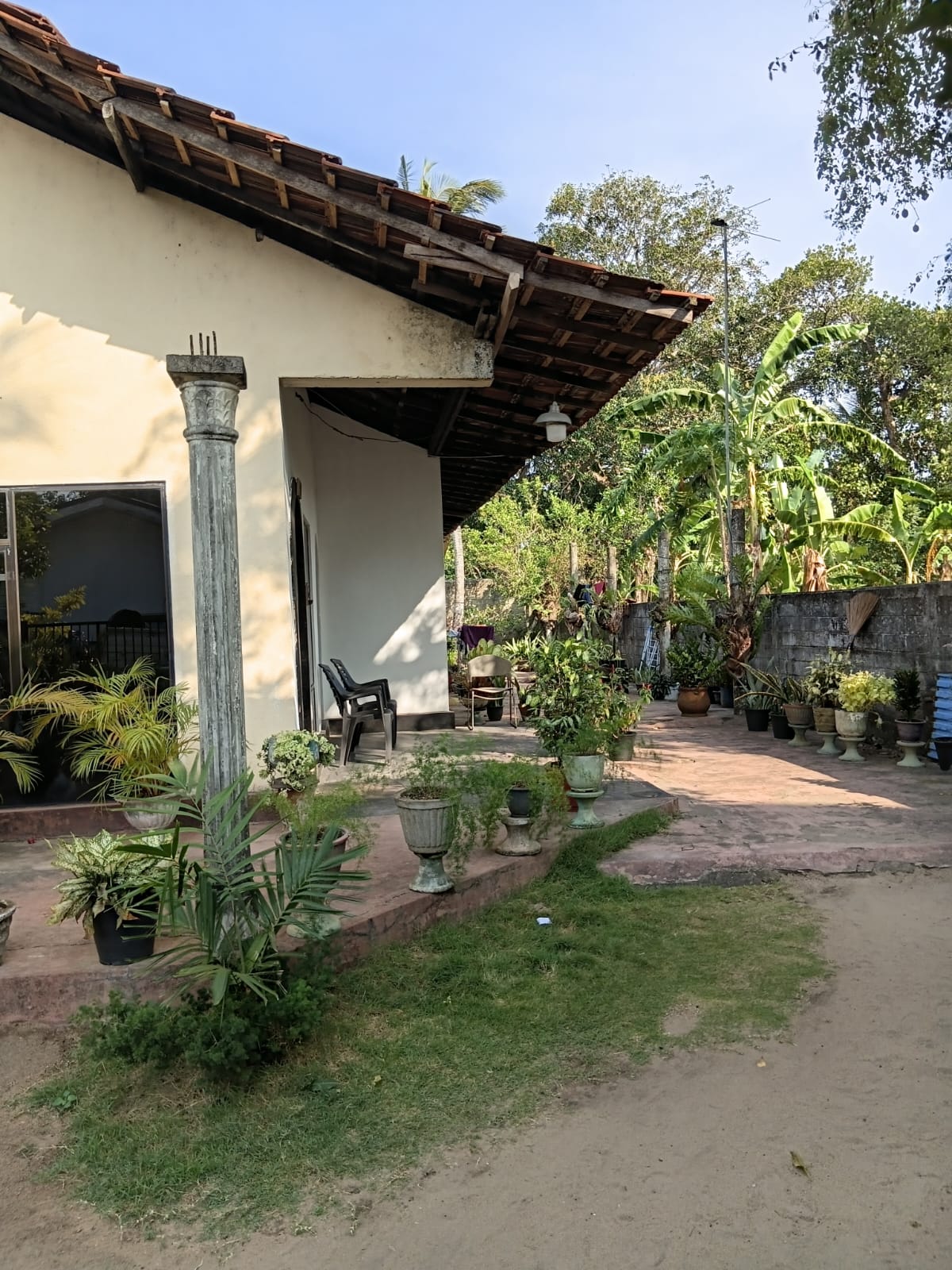 සුන්දර වෙරළ තීරයට ආසන්න වටිනා ඉඩමක් සහිත නිවසක් මීගමුව පෙරියමුල්ලේ විකිණීමට ඇත…