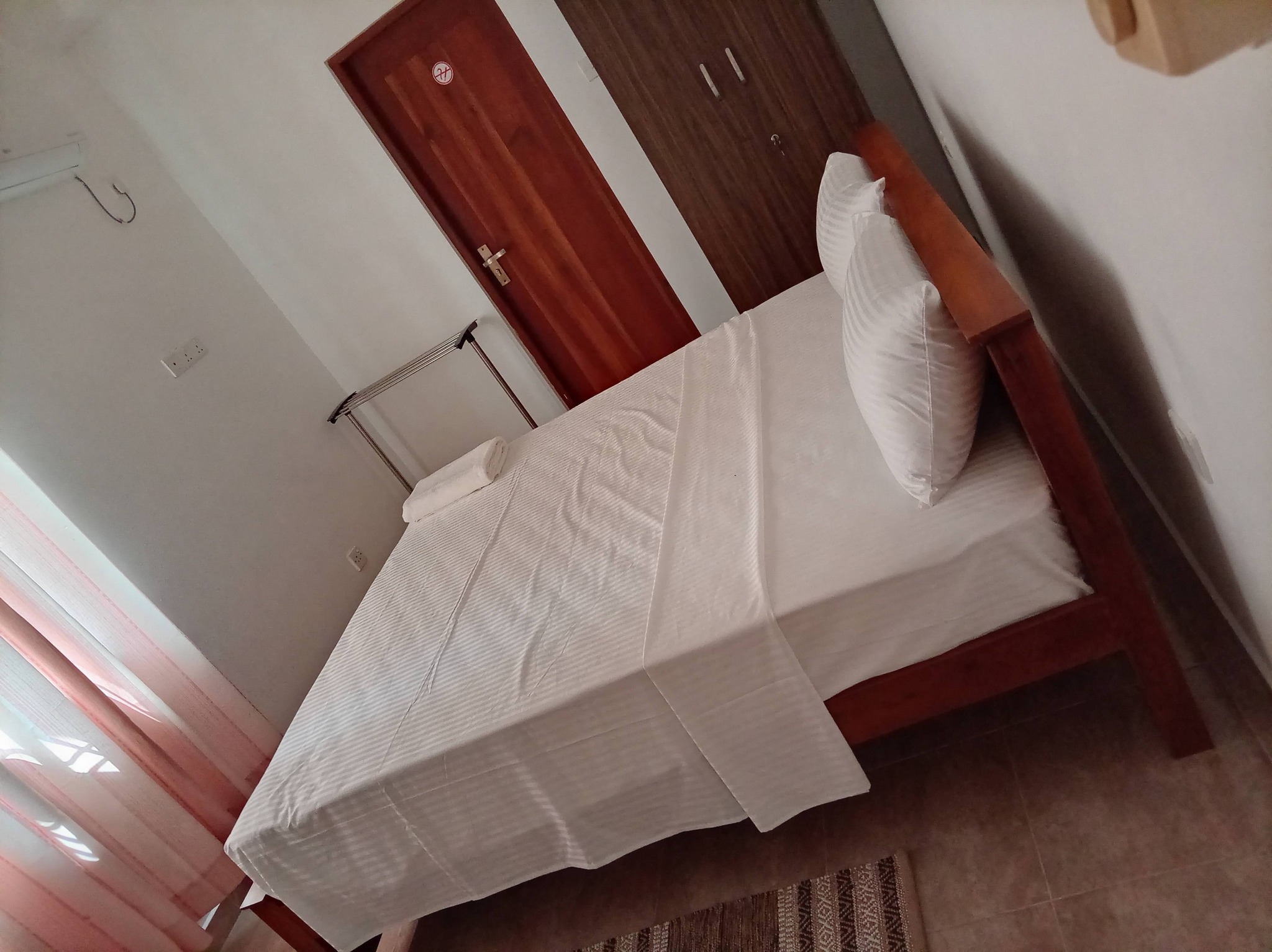 Gust house for rent Daluwakotuwa