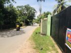 කොච්චිකඩේ හේන්මුල්ල ප්‍රදාන පාරට මුහුණලා පර්චස් 33ක ඉඩමක් විකීනිමට…