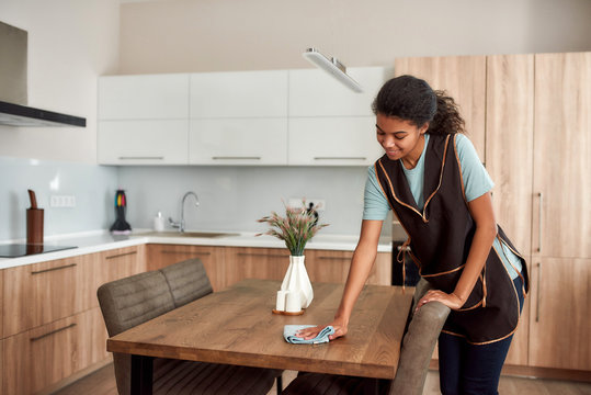 DAILY AND STAYING HOUSEMAIDS SERVICE