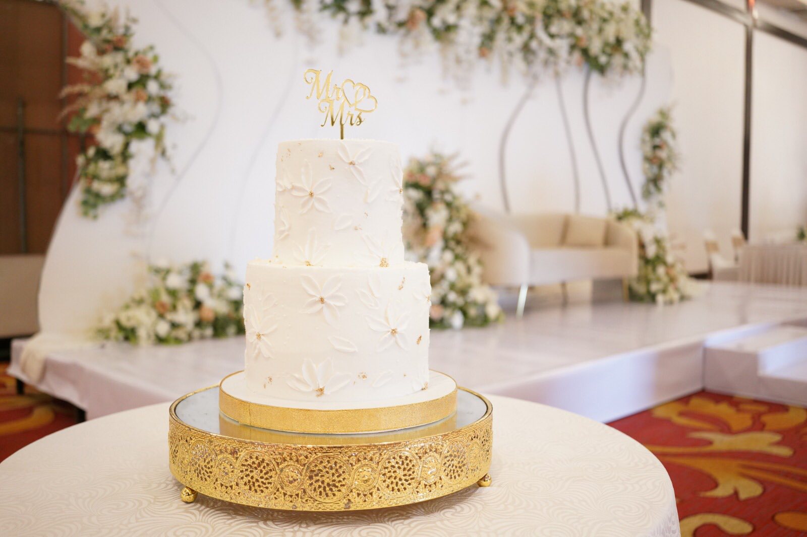 Wedding cake structure