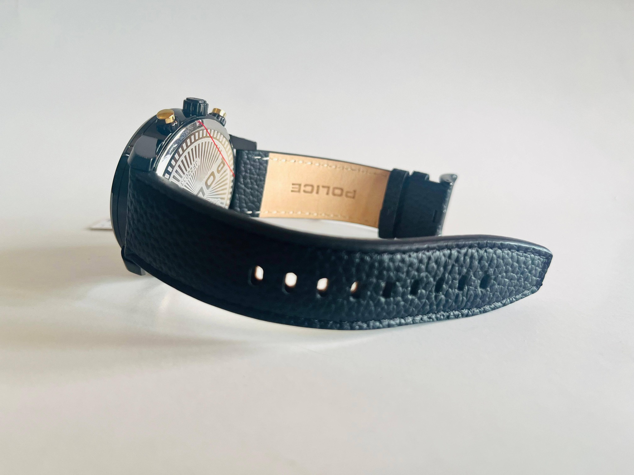 POLICE ORIGINAL MEN’S WATCH – BLACK & GOLD EDITION