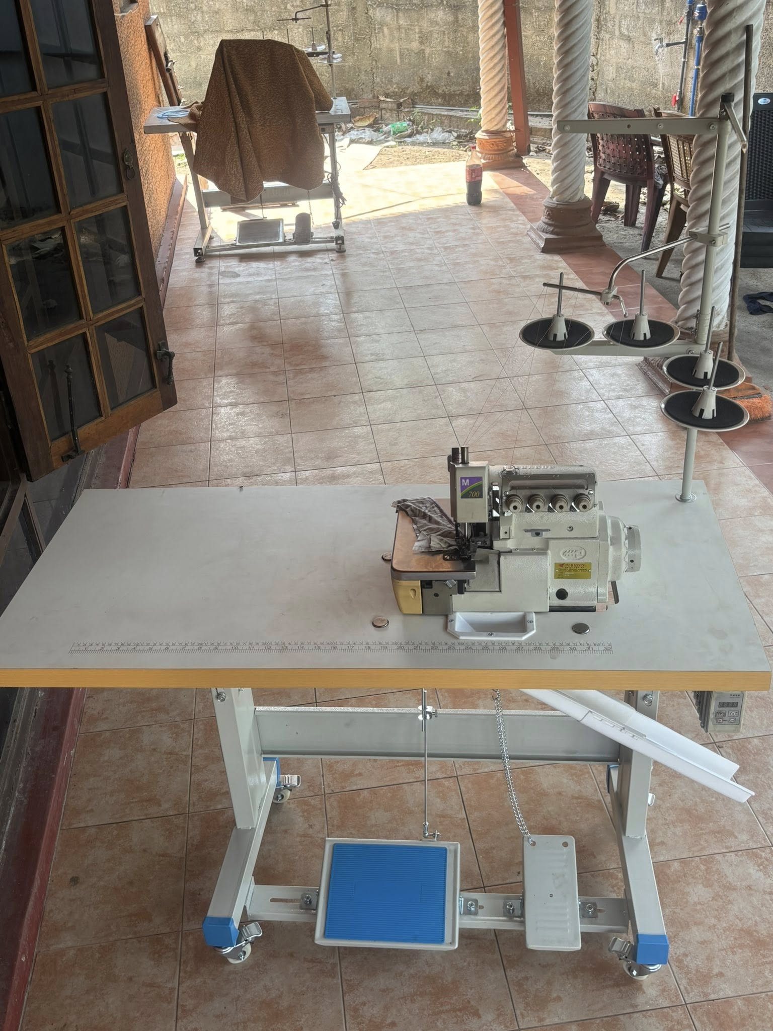 Pegasus M700 overlock machine