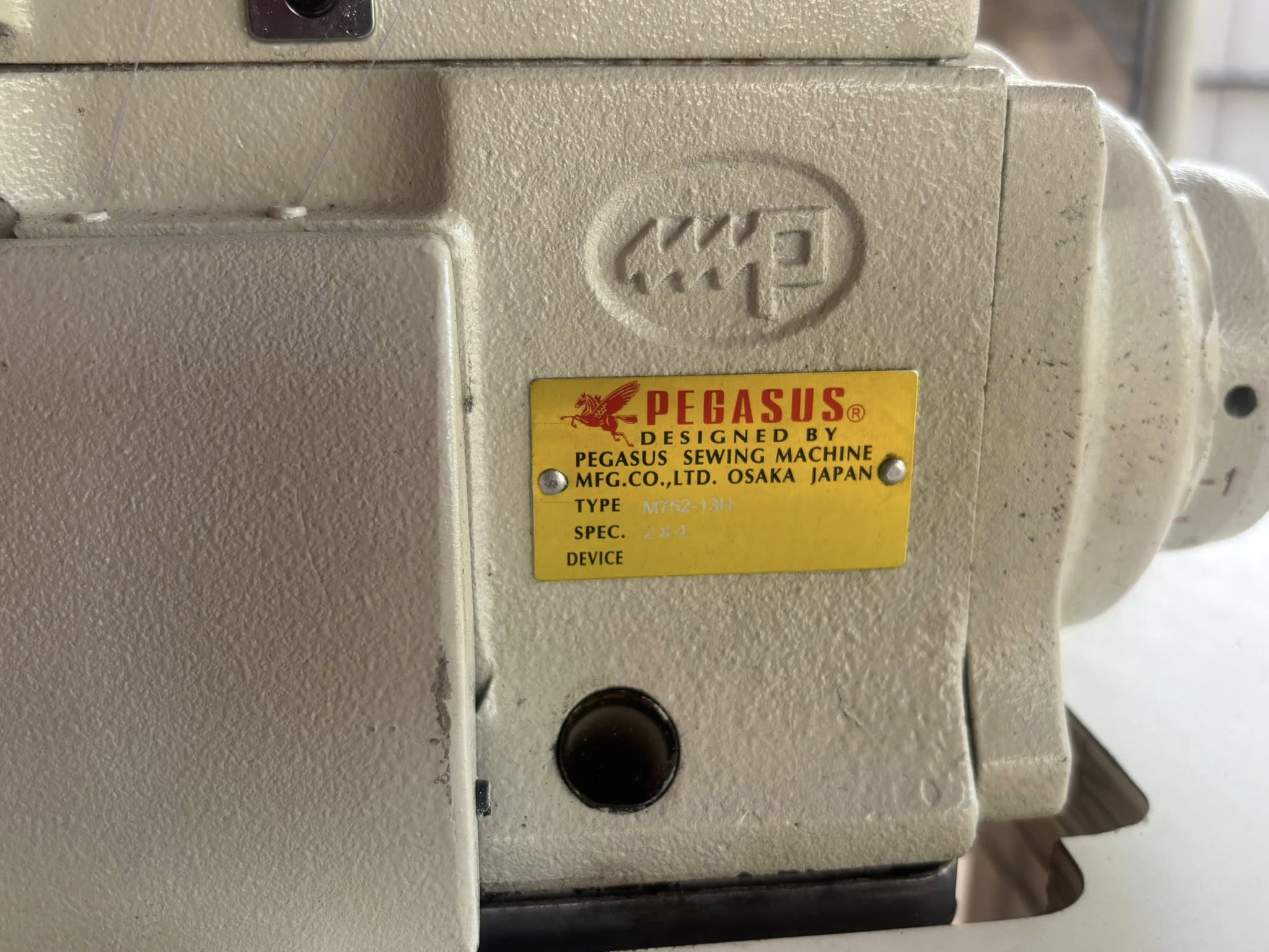 Pegasus M700 overlock machine