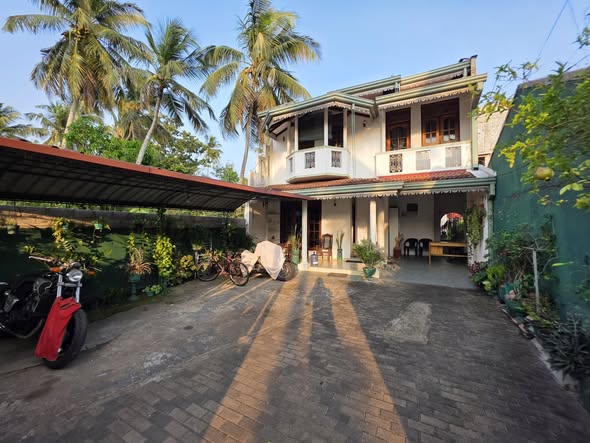 දලුවකොටුව නිවසක් විකිණීමට තිබේ .