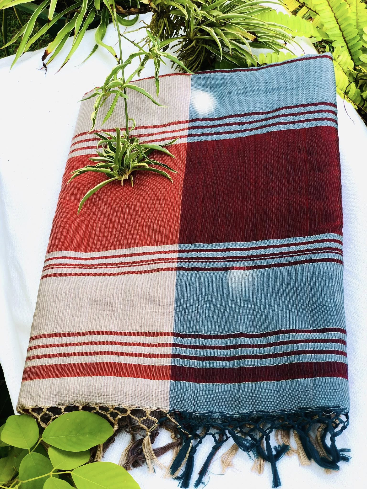 HANDLOOM සාරි