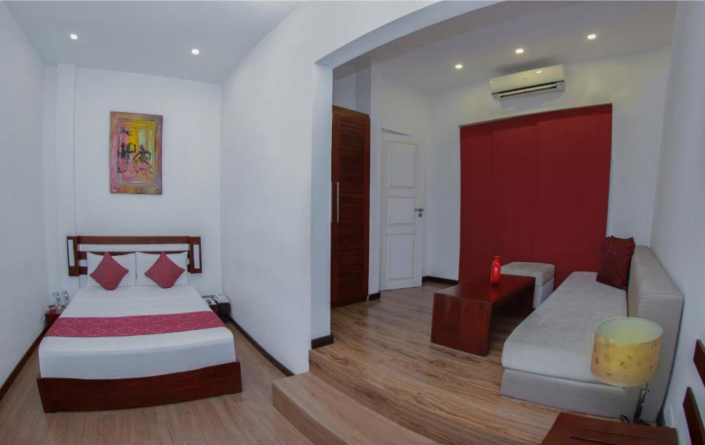 Exclusive 10-Bedroom Property with Private Apartment in Negombo Beach Side 💯