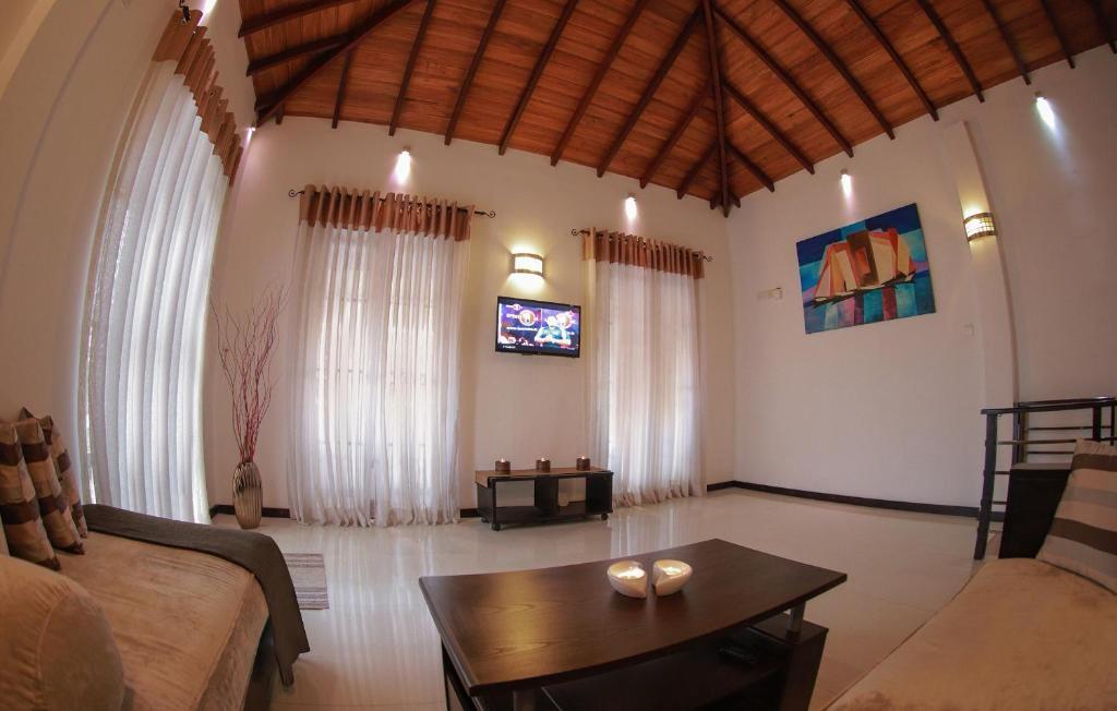 Exclusive 10-Bedroom Property with Private Apartment in Negombo Beach Side 💯