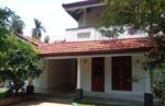 නිදහස් නිස්කලංක ආරක්ෂිත වටපිටාවක පිහිටි අංග සම්පූර්ණ දෙමහල් නිවසක් විකිණීමට ඇත…