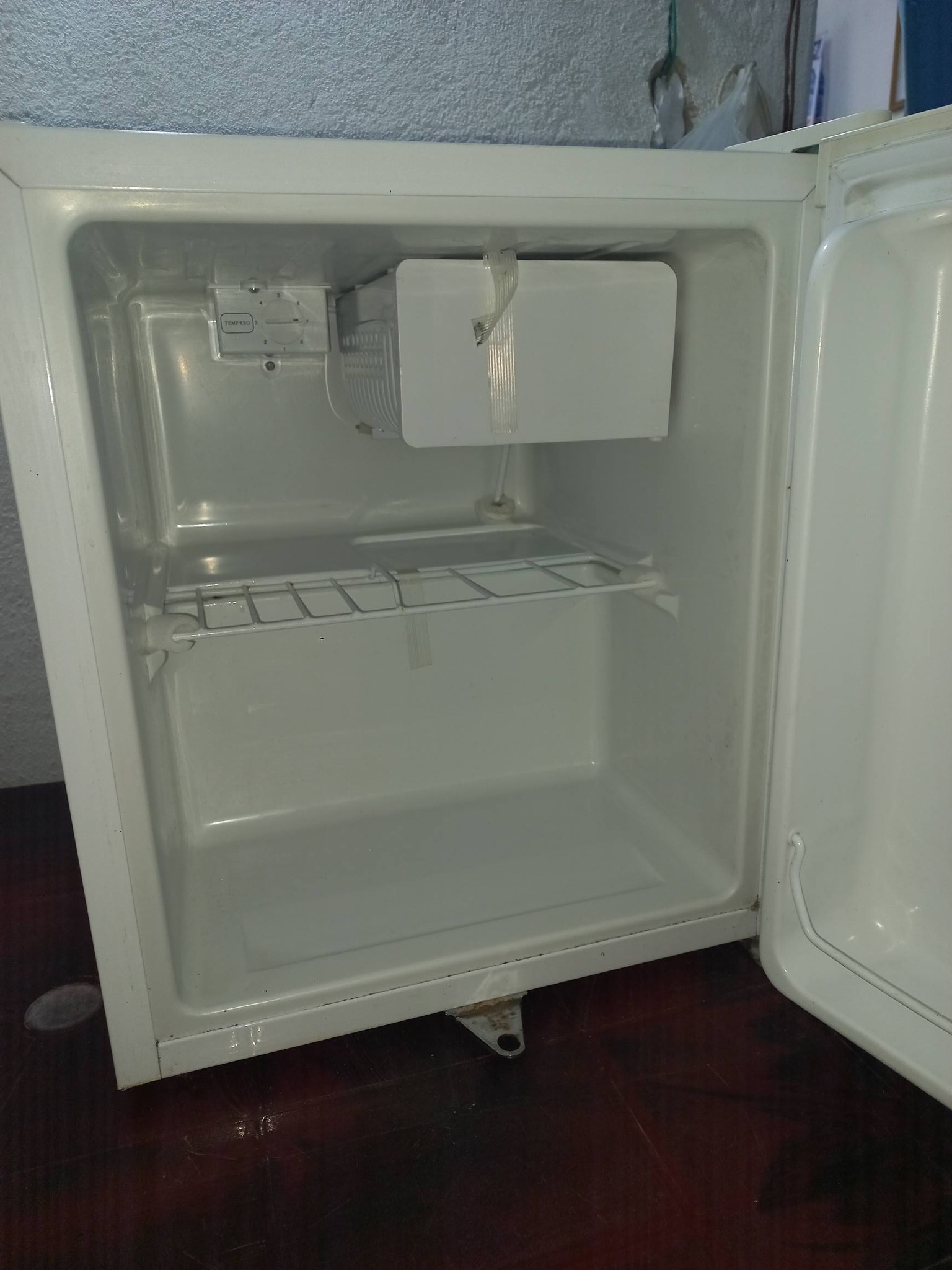Mini Refrigerator-Abans