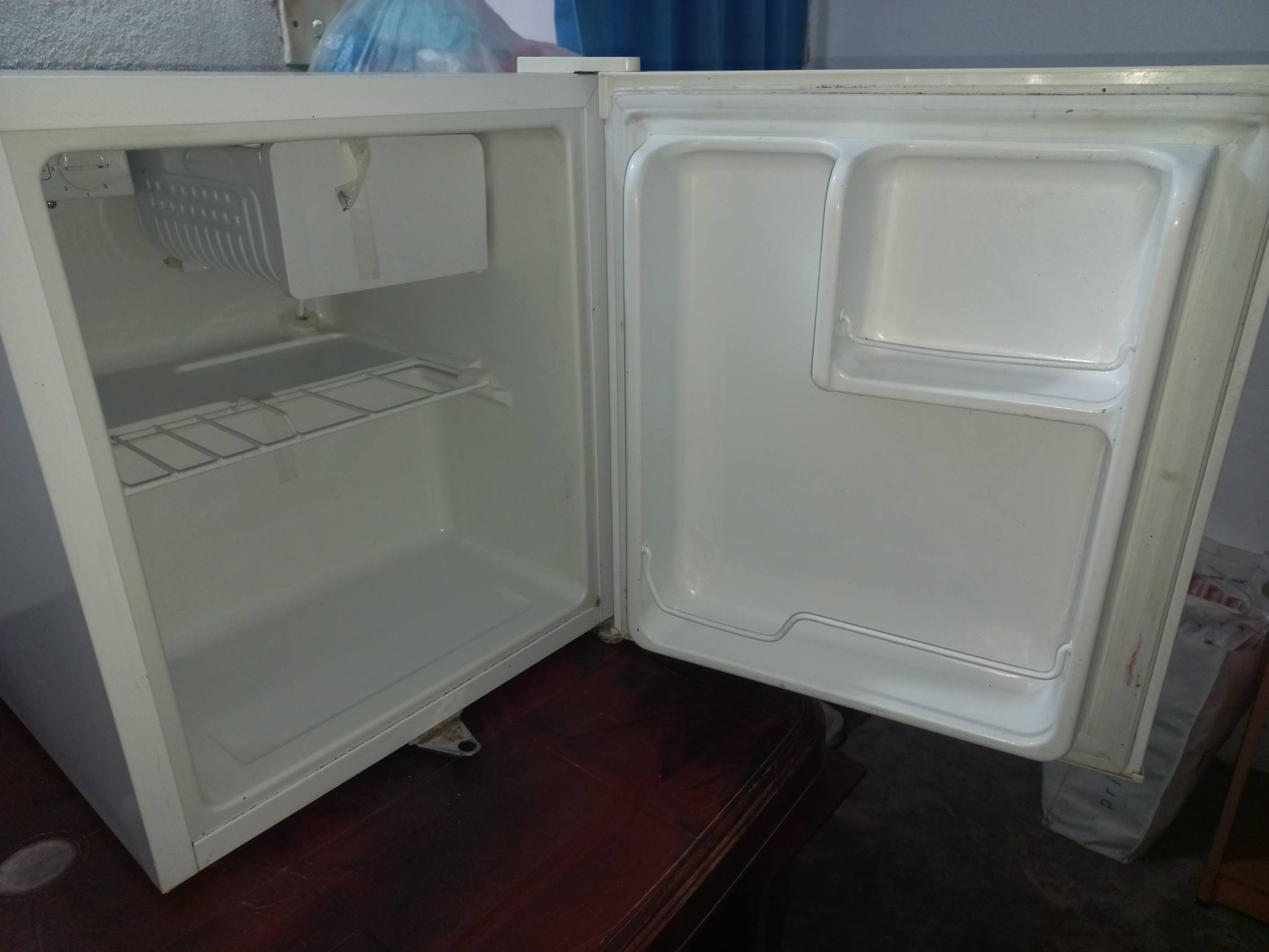 Mini Refrigerator-Abans