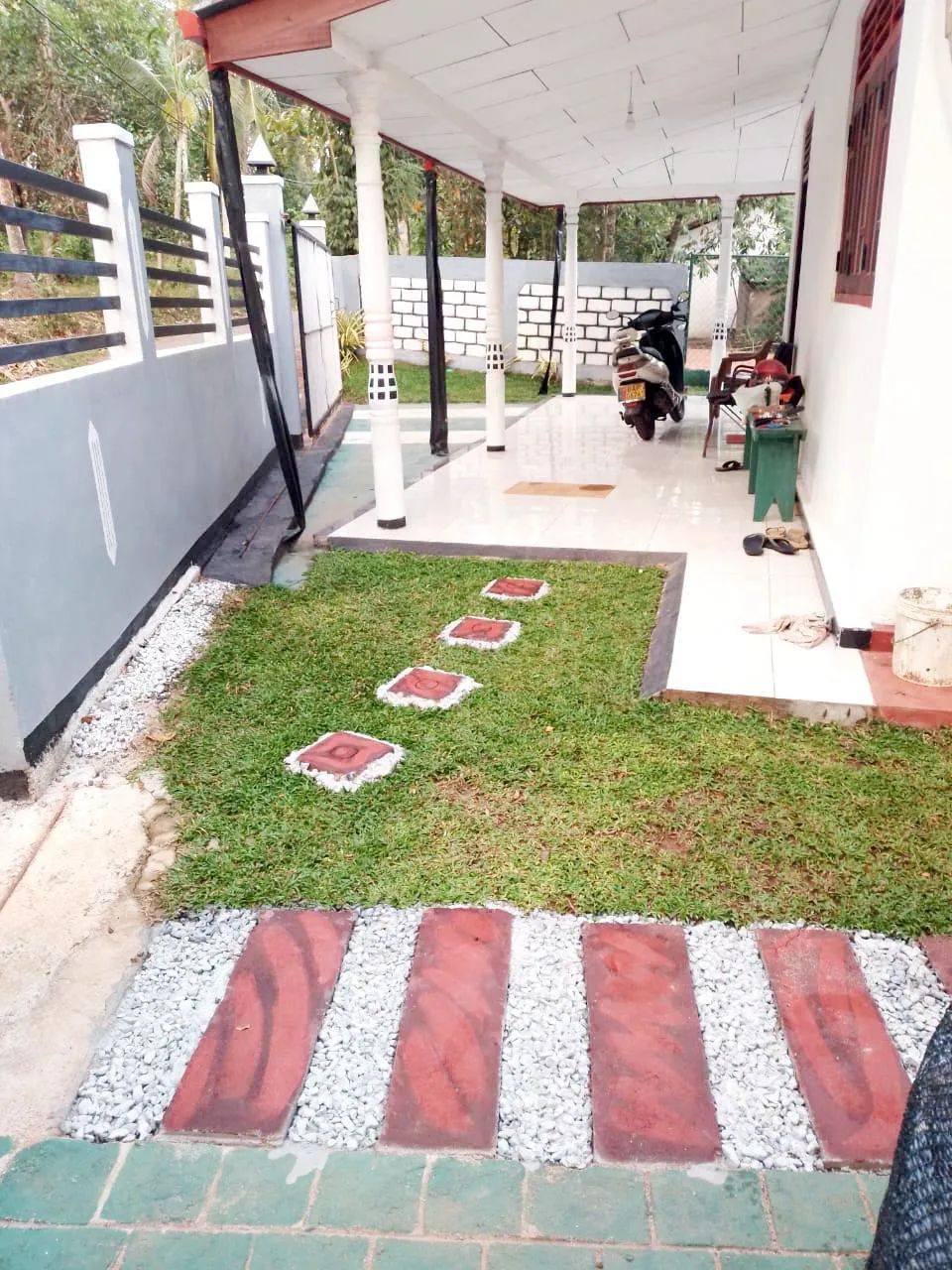 පදින්චි නොවූ අලුත්ම සුපිරි ශක්තිමත් අංග සම්පූර්ණ නිවසක් හා ඉඩමක් – මිනුවන්ගොඩ නැදගමුව