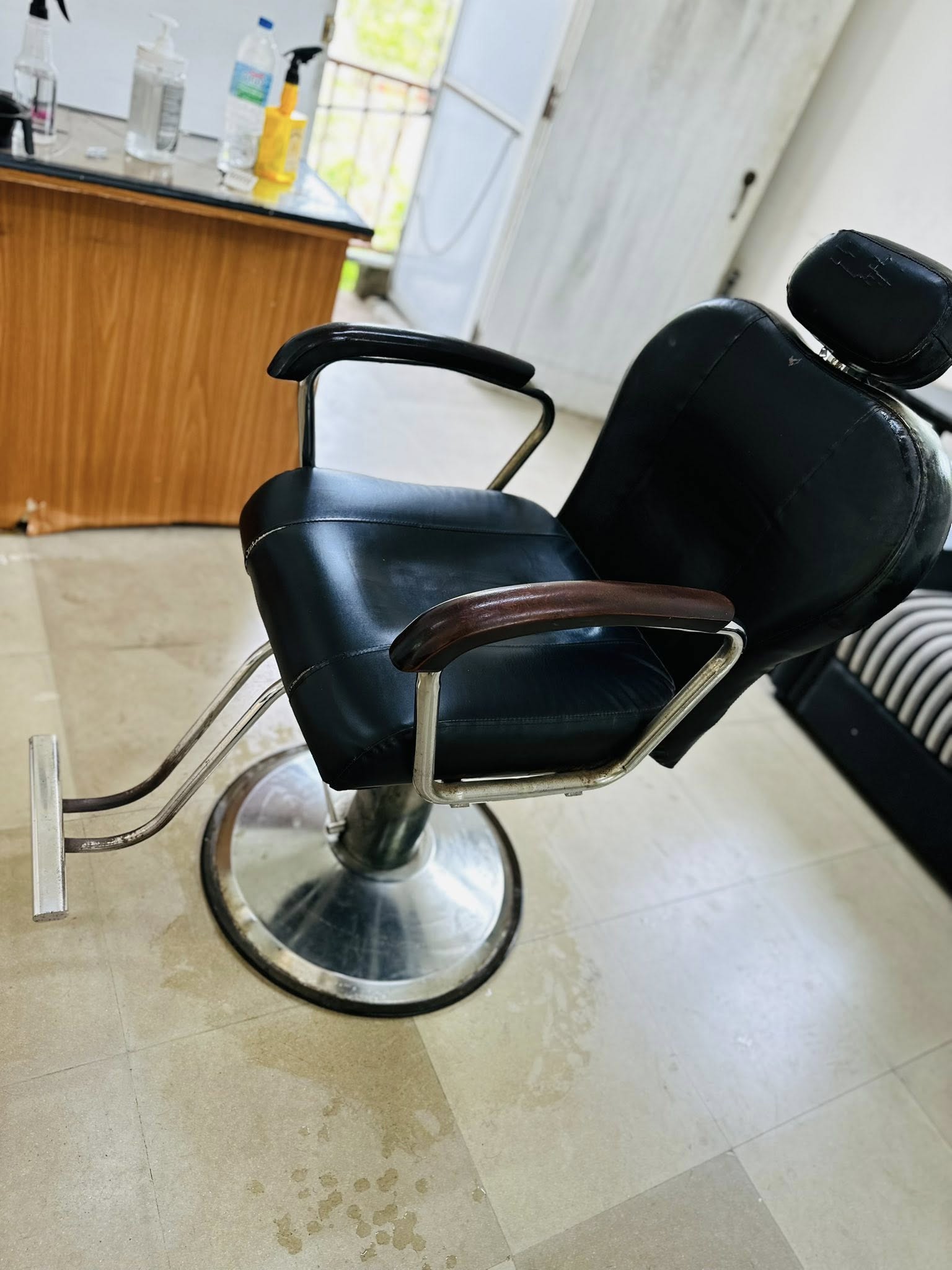 Salon chair sale