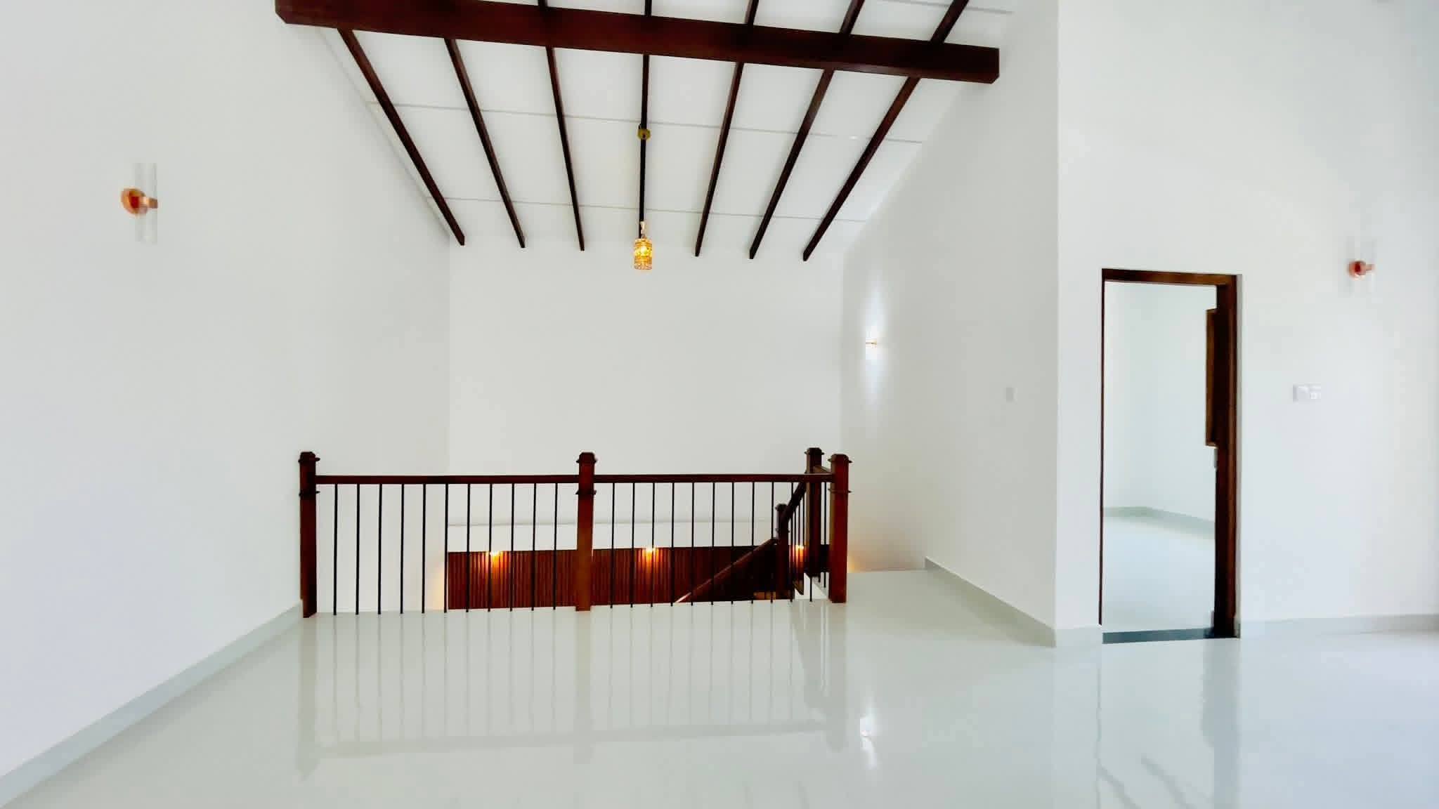LUXURY BRAND NEW HOUSE FOR SALE – ATHURUGIRIYA (M.D.H JAYAWARDENA ROAD)