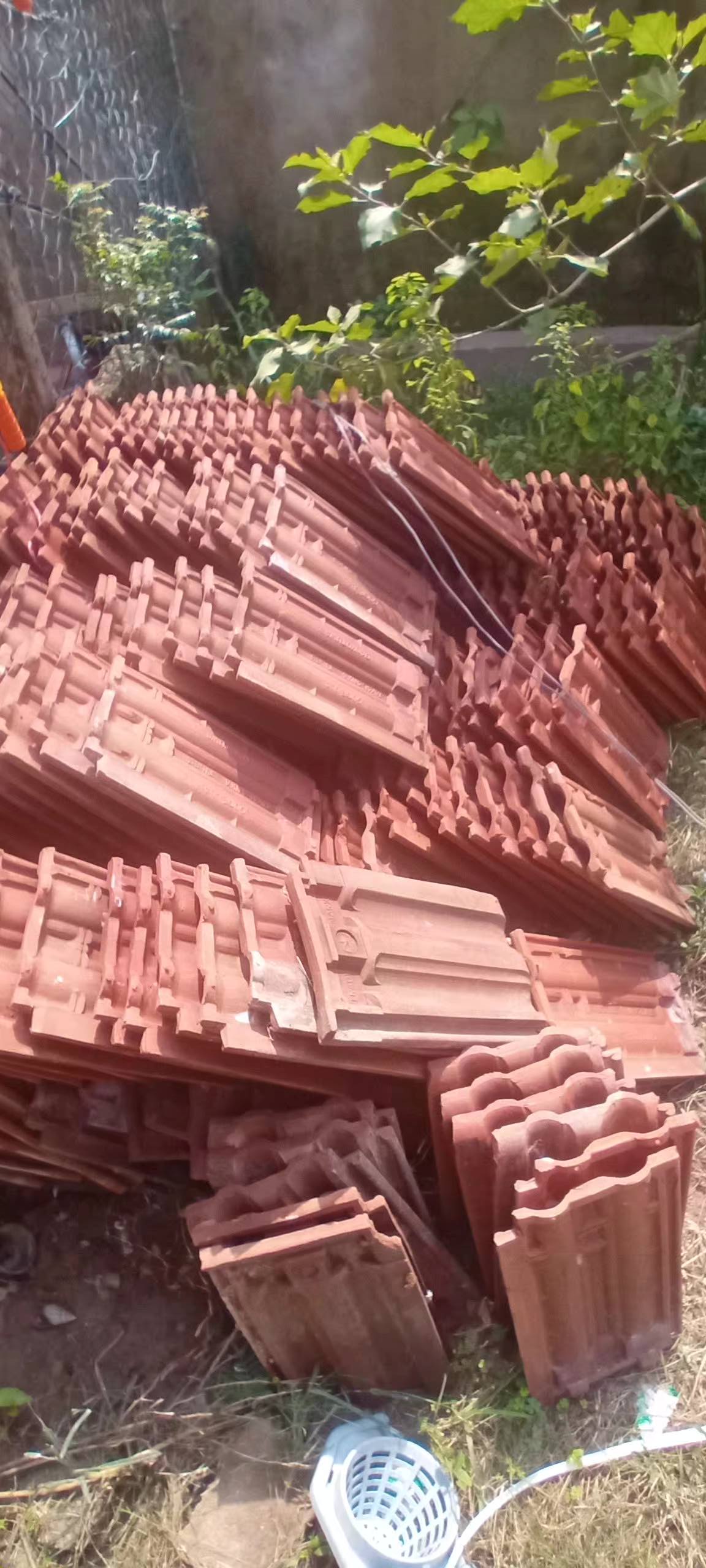 අලුත් උළු කැට